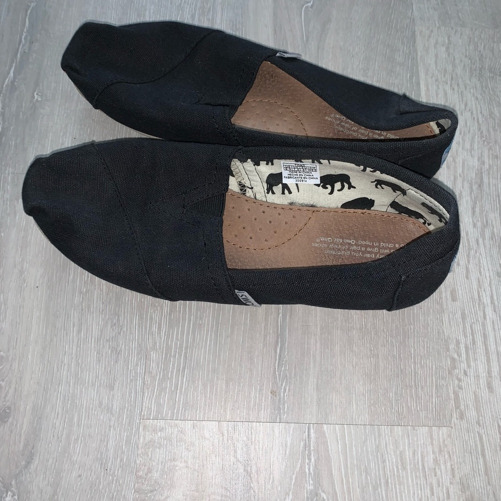 Toms